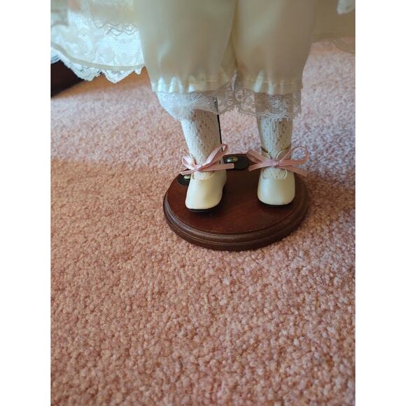 Playing Bride, Hamilton Collection by Maud Humphrey Bogart, Vintage - Picture 5 of 9